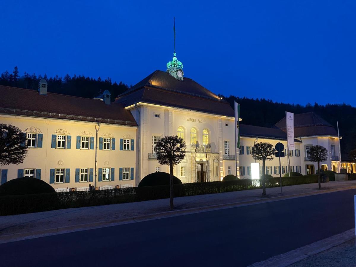 Fewo Roland Ranft Direkt Am Kurpark Barrierearm 60Qm Bad Elster Exterior foto