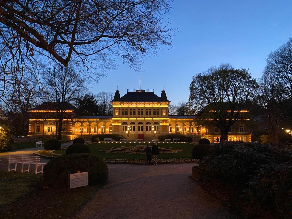 Fewo Roland Ranft Direkt Am Kurpark Barrierearm 60Qm Bad Elster Exterior foto